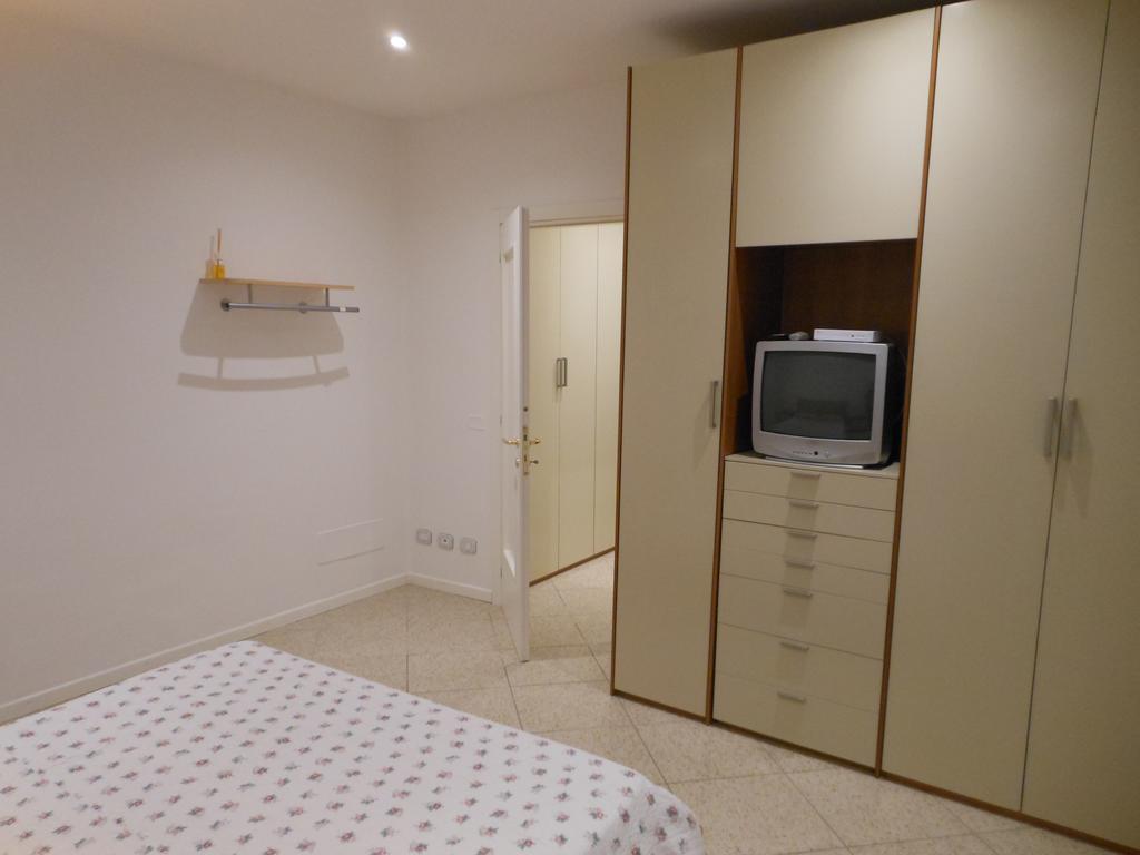B&B La Luna Dal Borgo Iesi Exteriér fotografie