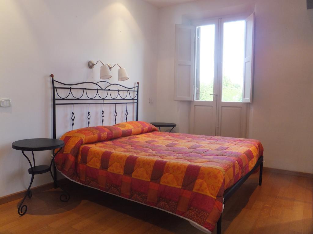 B&B La Luna Dal Borgo Iesi Pokoj fotografie